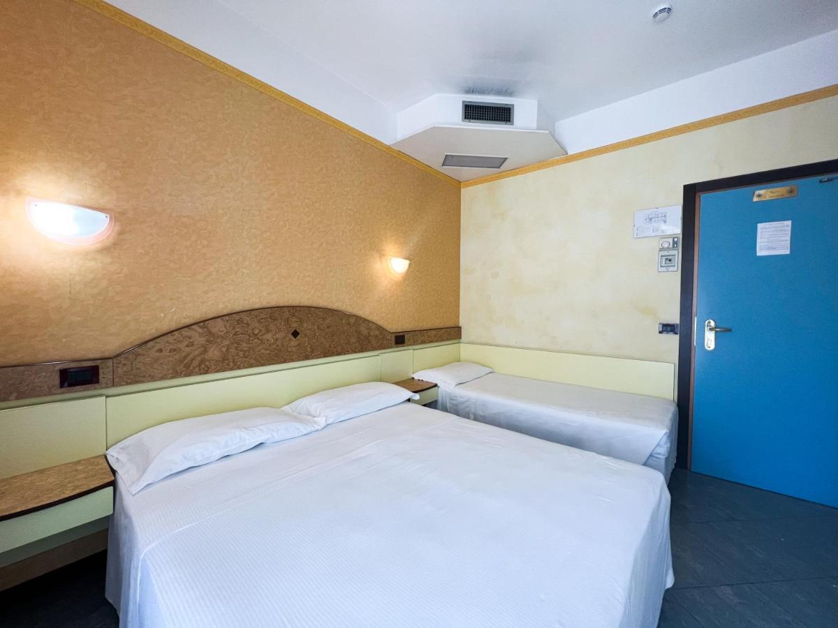 Hotel Soleblu ริมินี ภายนอก รูปภาพ