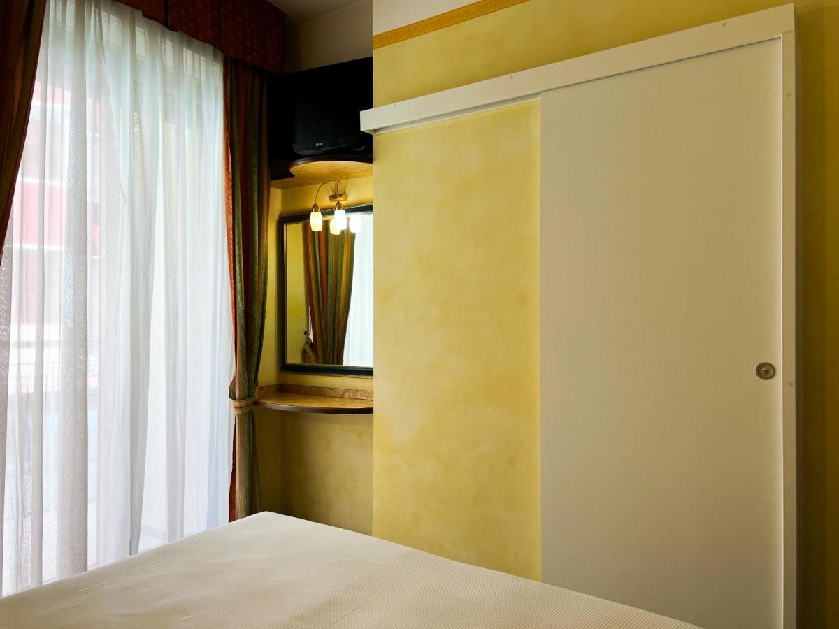 Hotel Soleblu ริมินี ภายนอก รูปภาพ