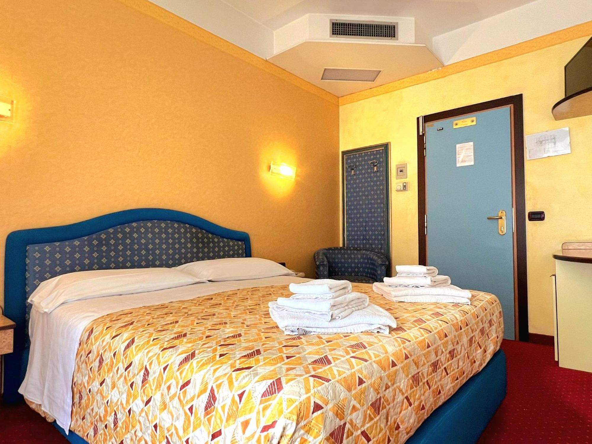 Hotel Soleblu ริมินี ภายนอก รูปภาพ