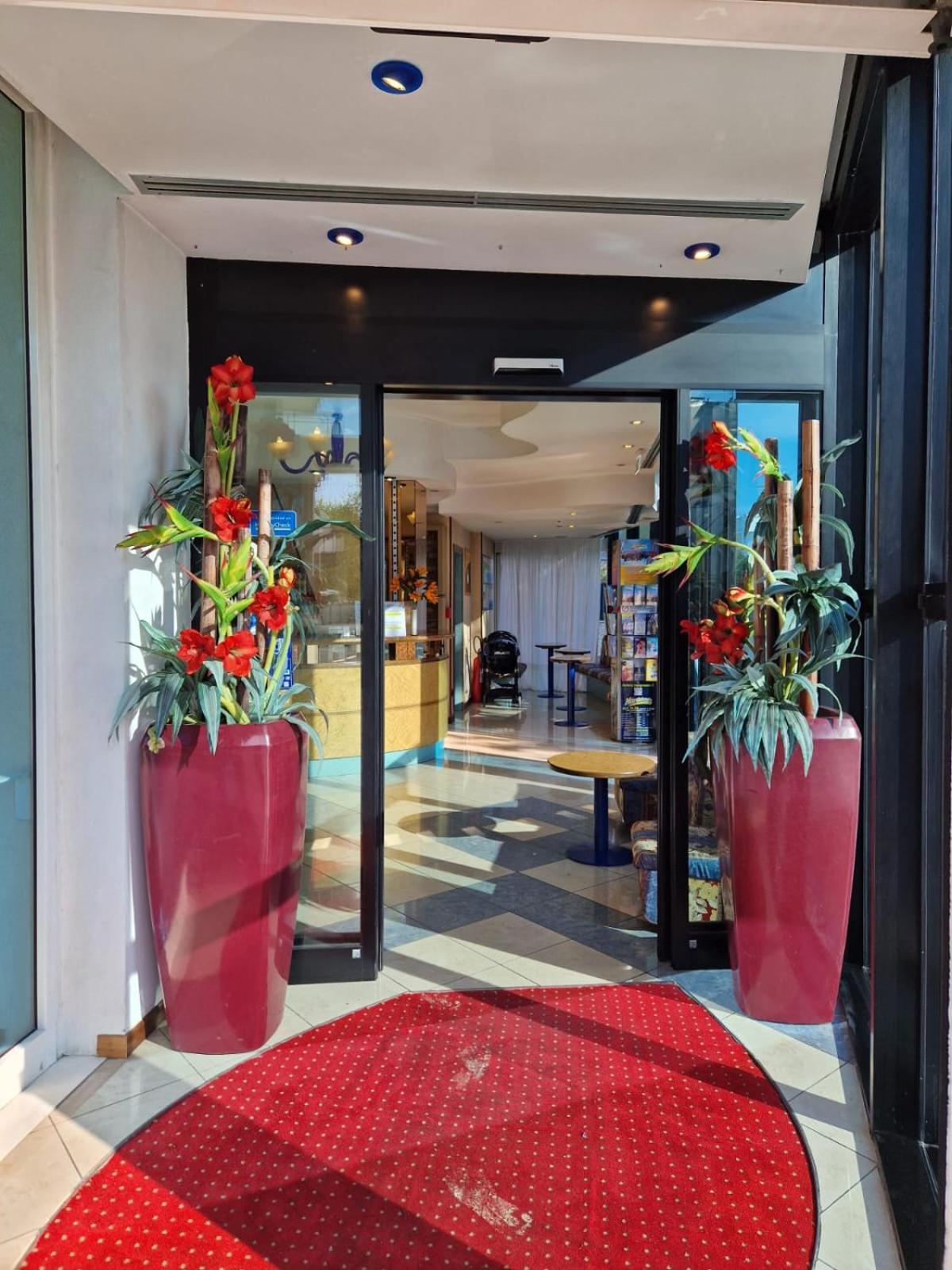 Hotel Soleblu ริมินี ภายนอก รูปภาพ